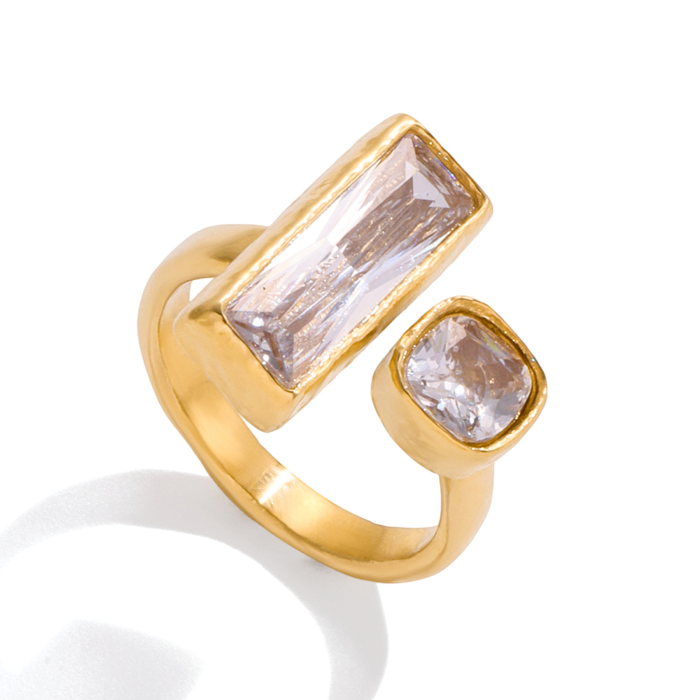 Ladies Classic Style Open Ring Stainless Steel 18K Gold Square And Round Diamond Decorated Ring Travel Suitable All Seasons