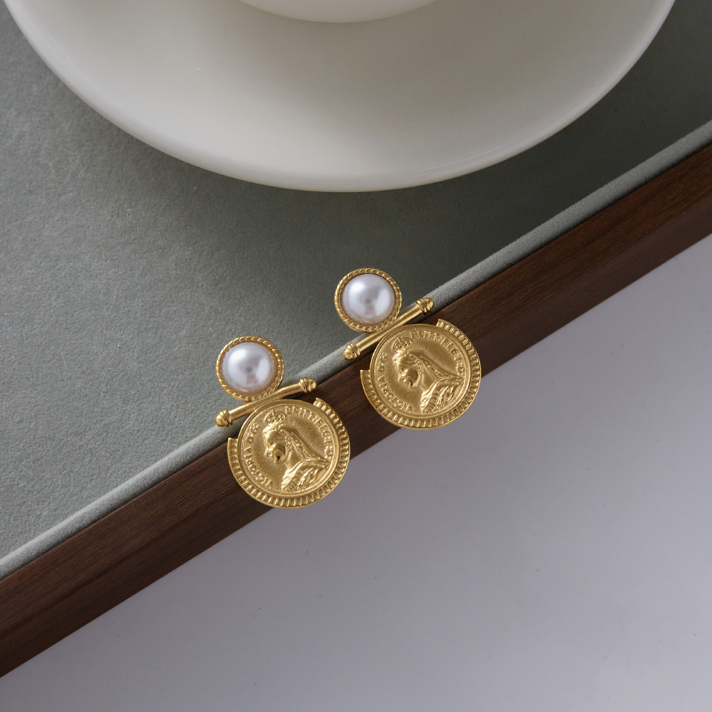 Women's Classic 18K Gold 304 Stainless Steel Resin Pearl Coin Portrait Earrings Fashion Jewelry Accessories Pair