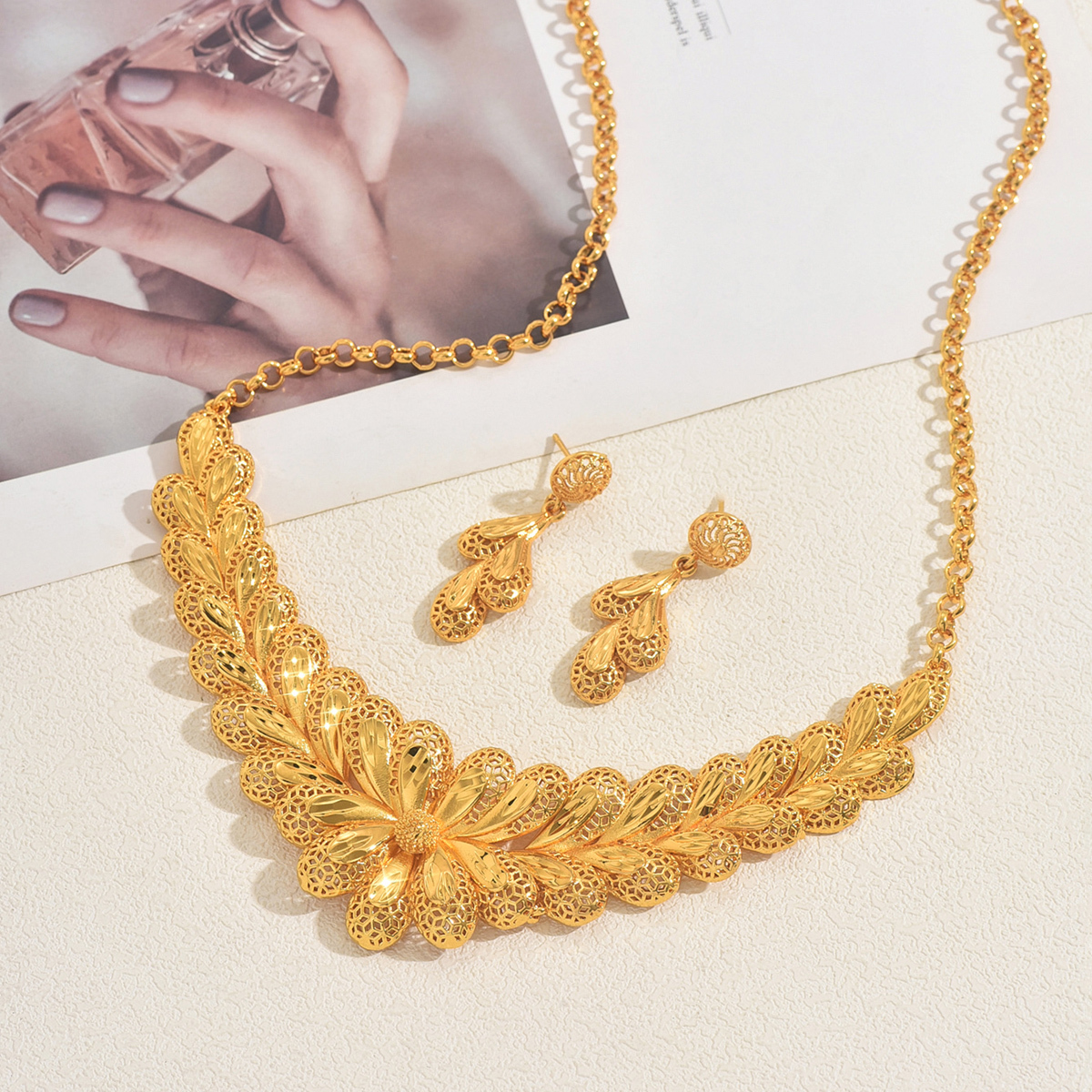 Three-piece Bridal Wedding Geometric Pattern Jewelry Set Elegant Luxurious Banquet Wedding Accessories