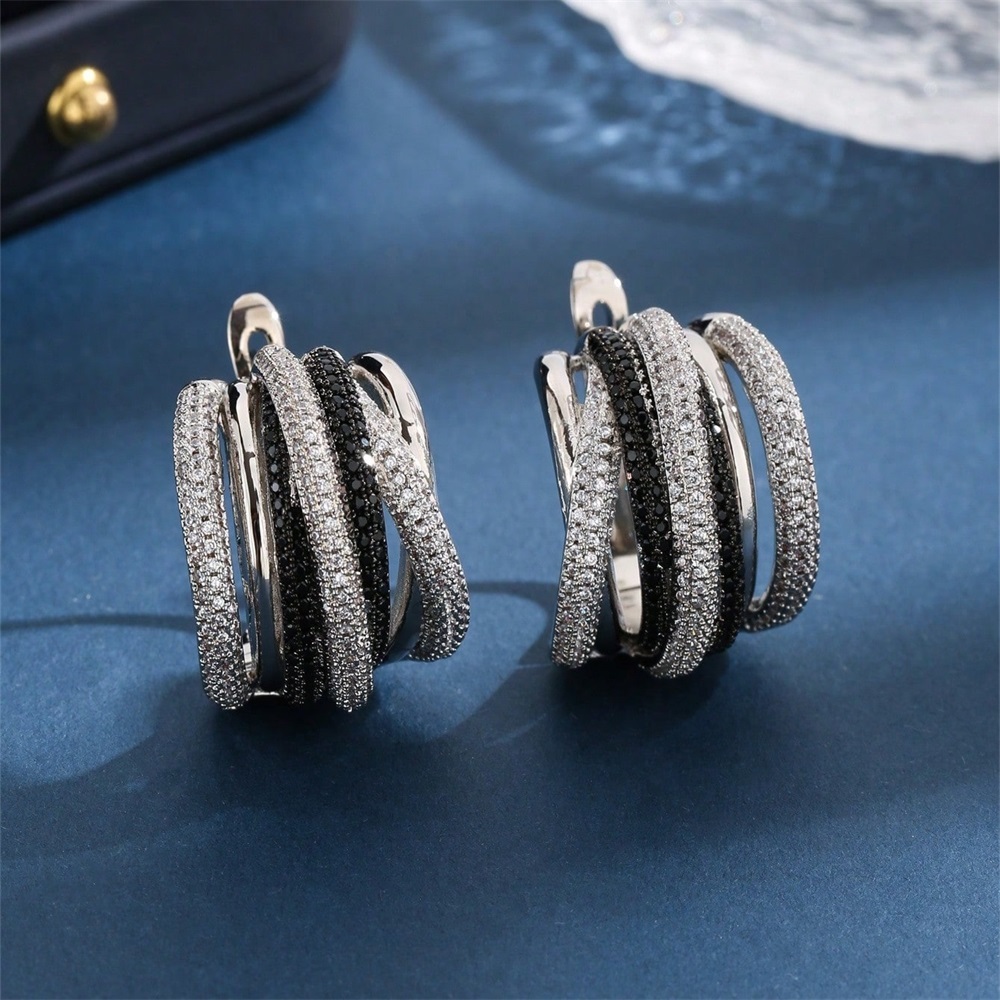 1 Pair Simple Style Classic Style Color Block Plating Inlay Copper Zircon 18K Gold Plated White Gold Plated Earrings