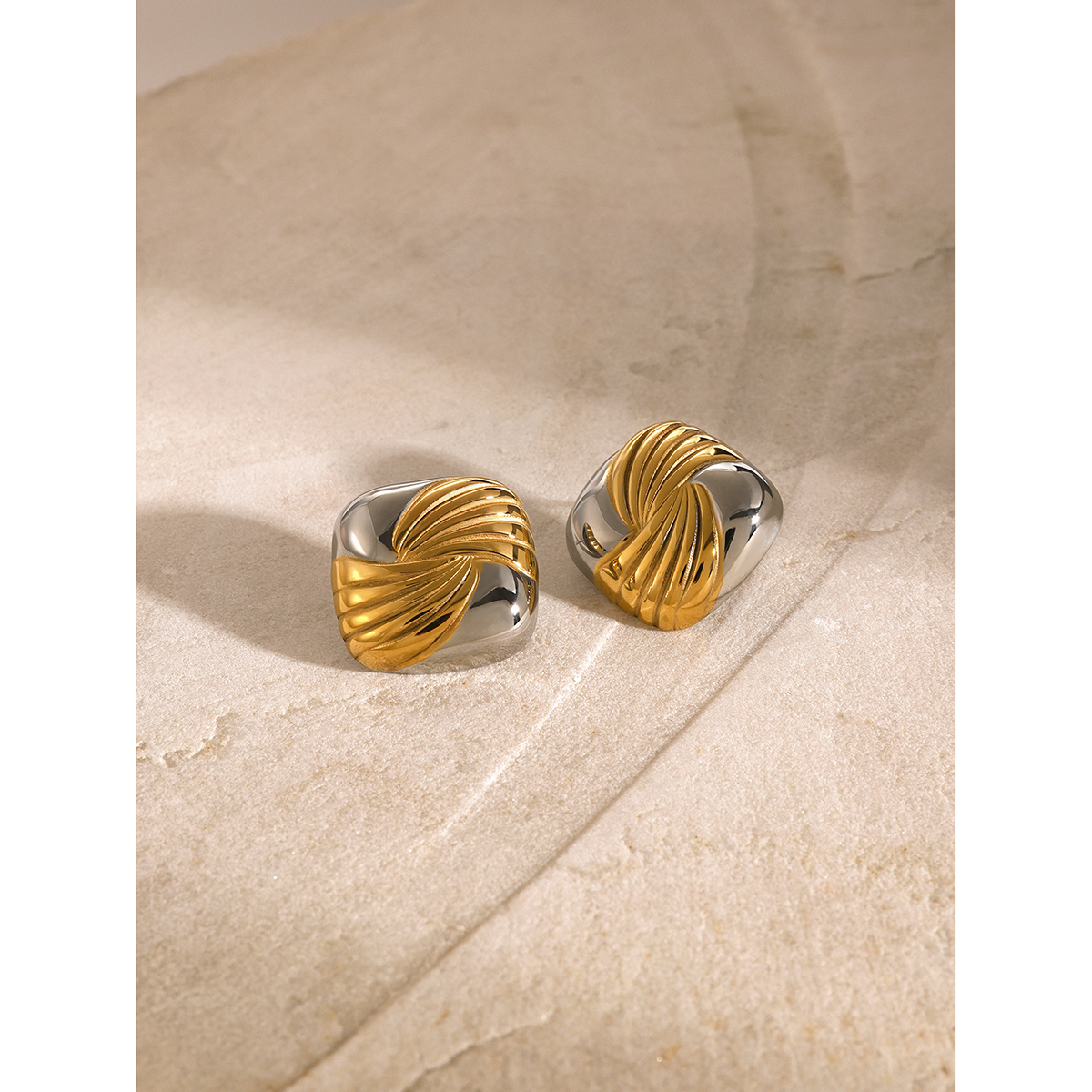 304 Stainless Steel Color Block PVD Coated 18K Gold Plated Simple Style Classic Style Plating Gold Ear Studs