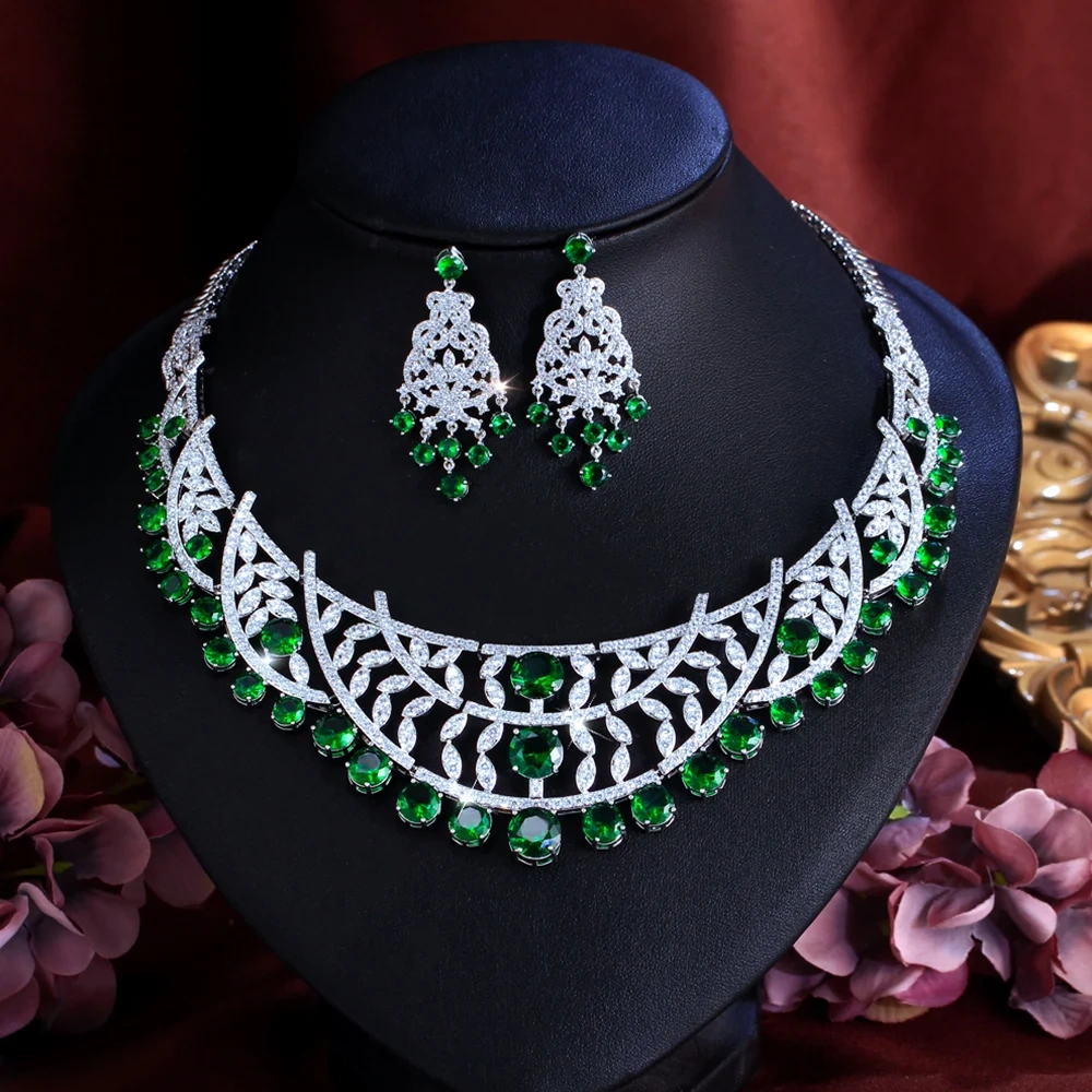 2-Piece Copper Jewelry Set Luxurious Shiny Green Full Cubic Zirconia Hollow Cut Necklace And Earrings Set Suitable For Women To Wear At Weddings And Parties