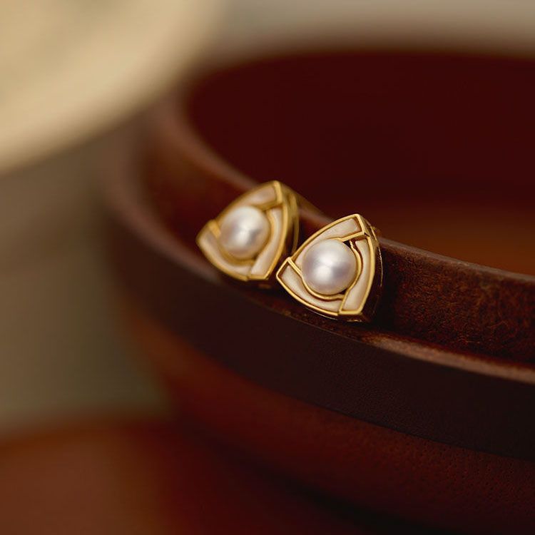 Elegant French Romantic Pearl Earrings Women's Enamel Jewelry Geometric Pattern Vintage Style Triangle Design Copper Material