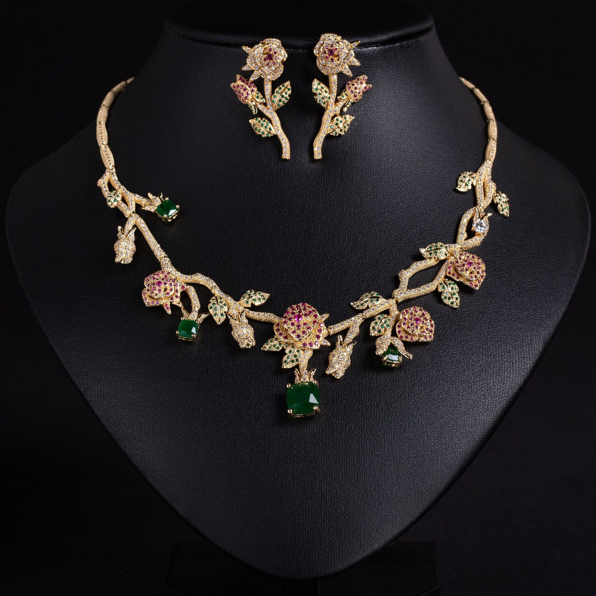 Minimalist Camellia Necklace Women's Luxury Design Sensation Small Fragrance Style Clavicle Chain Full Diamond Three-dimensional Rose Flower Neck