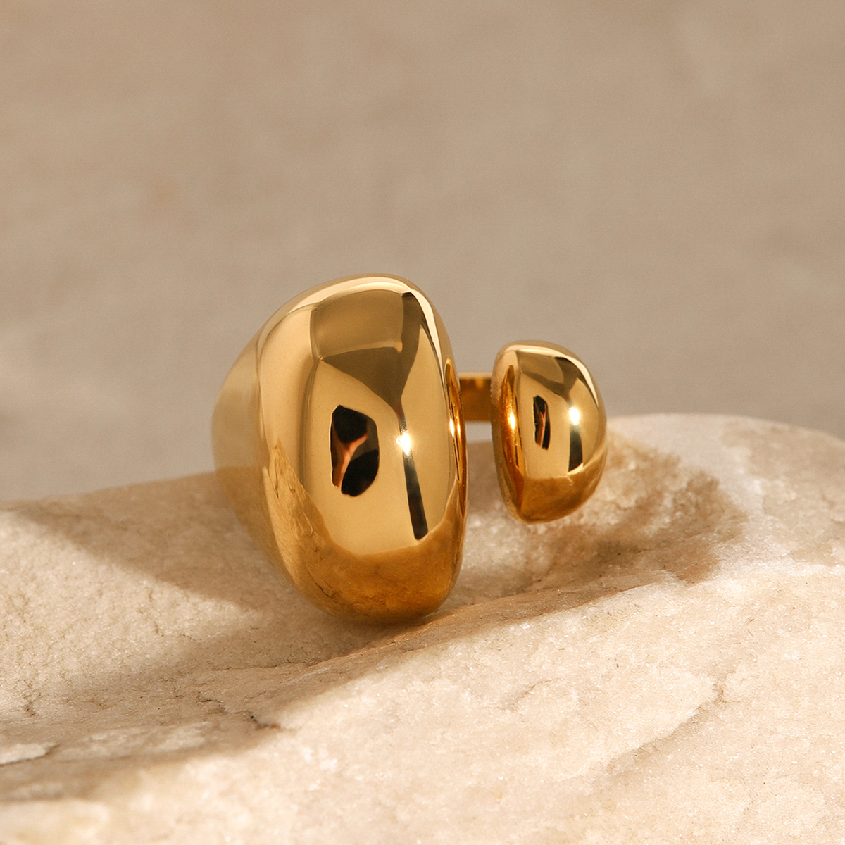 304 Stainless Steel Solid Color PVD Coated 18K Real Gold Plated Elegant Luxurious Classic Style Open Rings