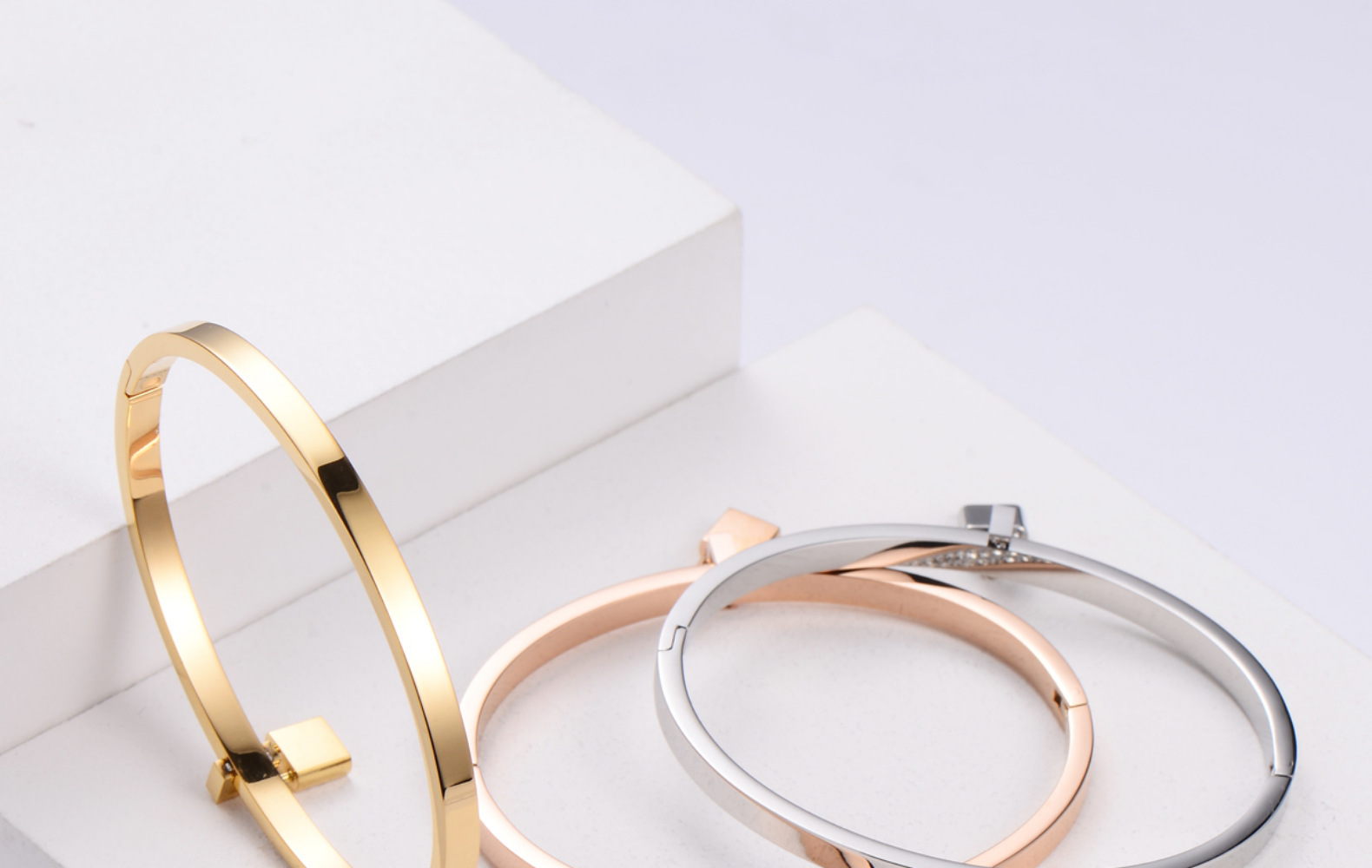 PVD Coated 18K Gold Plated U Shape 304 Stainless Steel Waterproof Non Tarnish