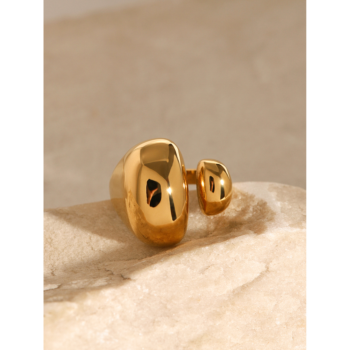 304 Stainless Steel Solid Color PVD Coated 18K Real Gold Plated Elegant Luxurious Classic Style Open Rings