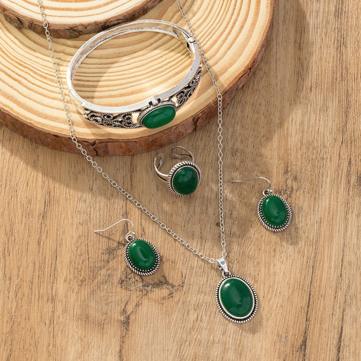 Luxury European And American Natural Gemstone Emerald Jewelry Set Necklace Earrings Ring Bracelet Vintage Alloy Women's Accessories