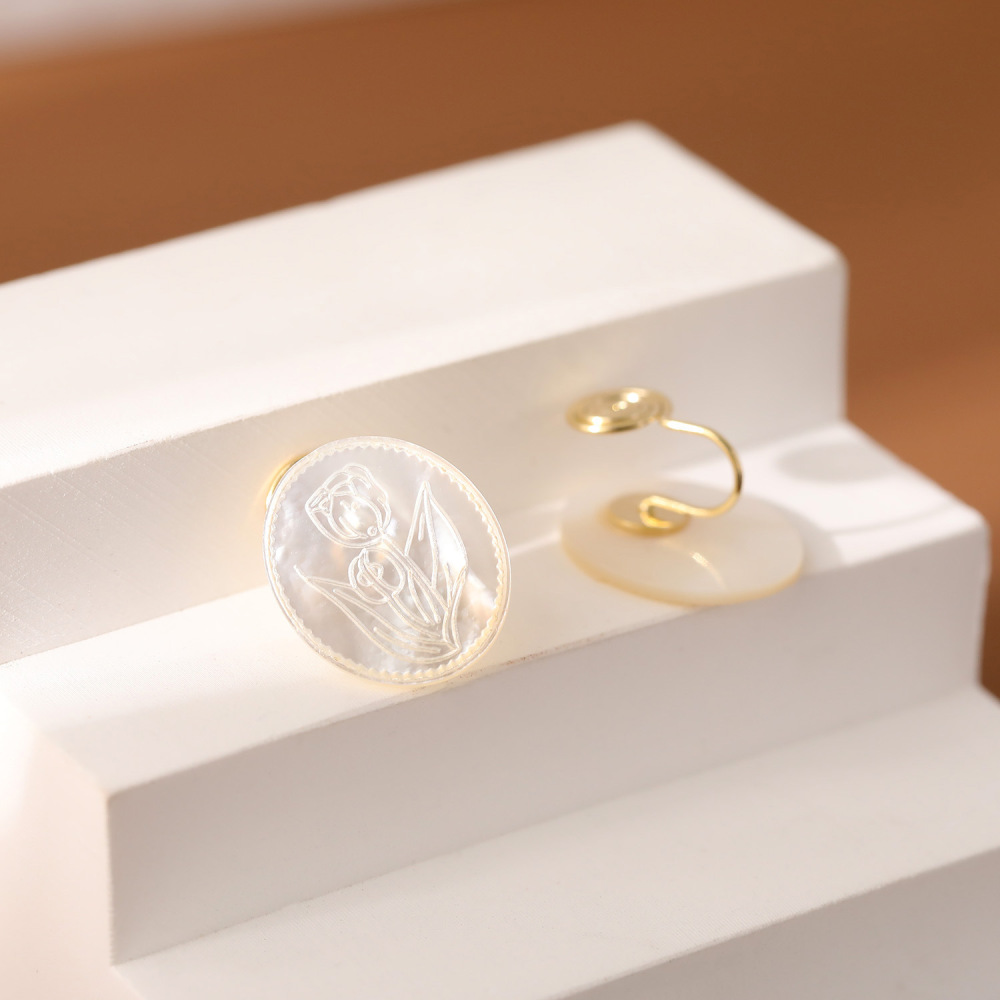 French Style Natural Shell Carved Tulip Earrings High-End Abalone Jewelry No Piercing Required Elegant Fashion Accessories