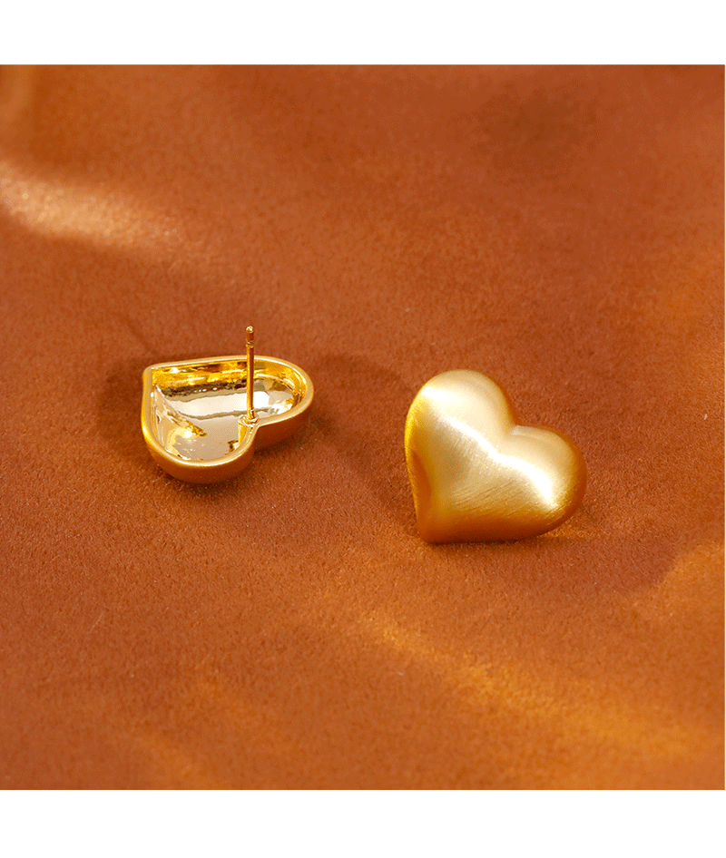 Metallic Tarnished Heart Shaped Earrings Women's Commute Fashion Elegant Lightweight Luxury Versatile Ear Jewelry