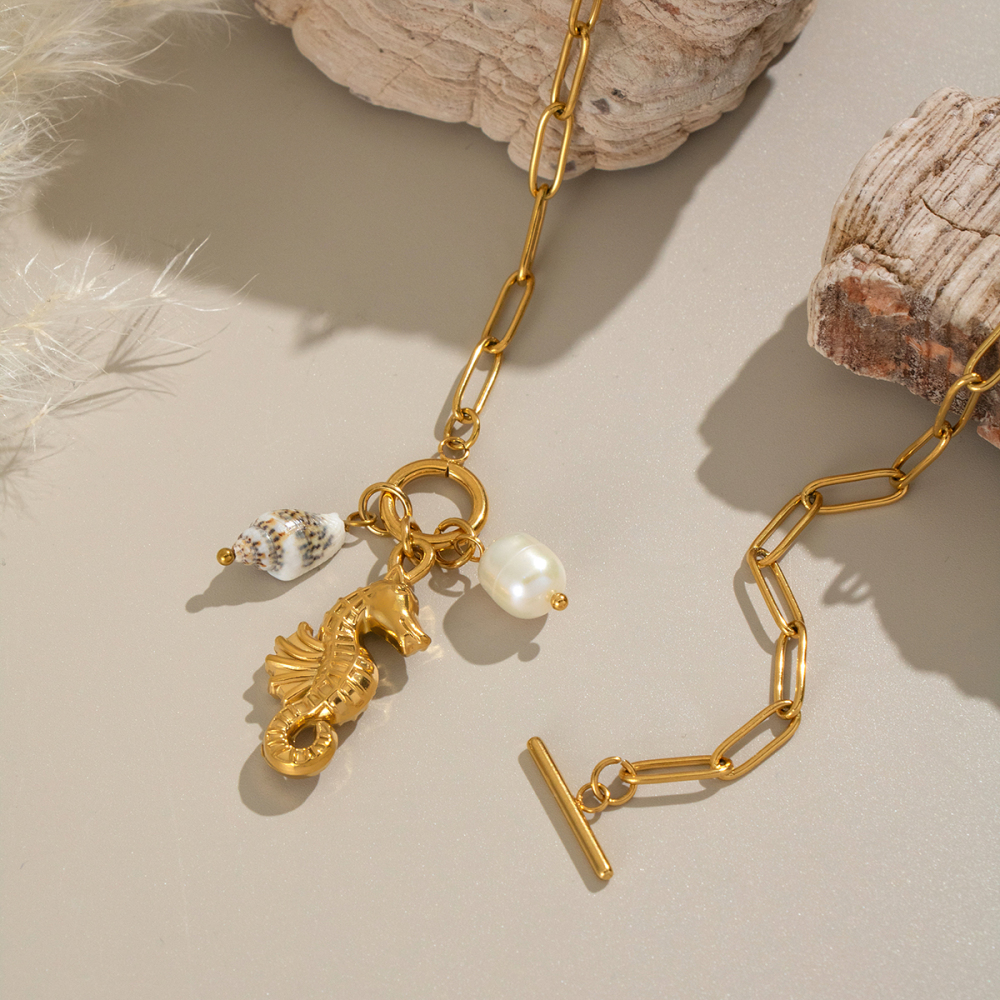 Titanium Steel 18K Gold Plated Shell Horse Conch Necklace Beach Vacation Accessories Luxury Feel Polished Pendant Women's Jewelry