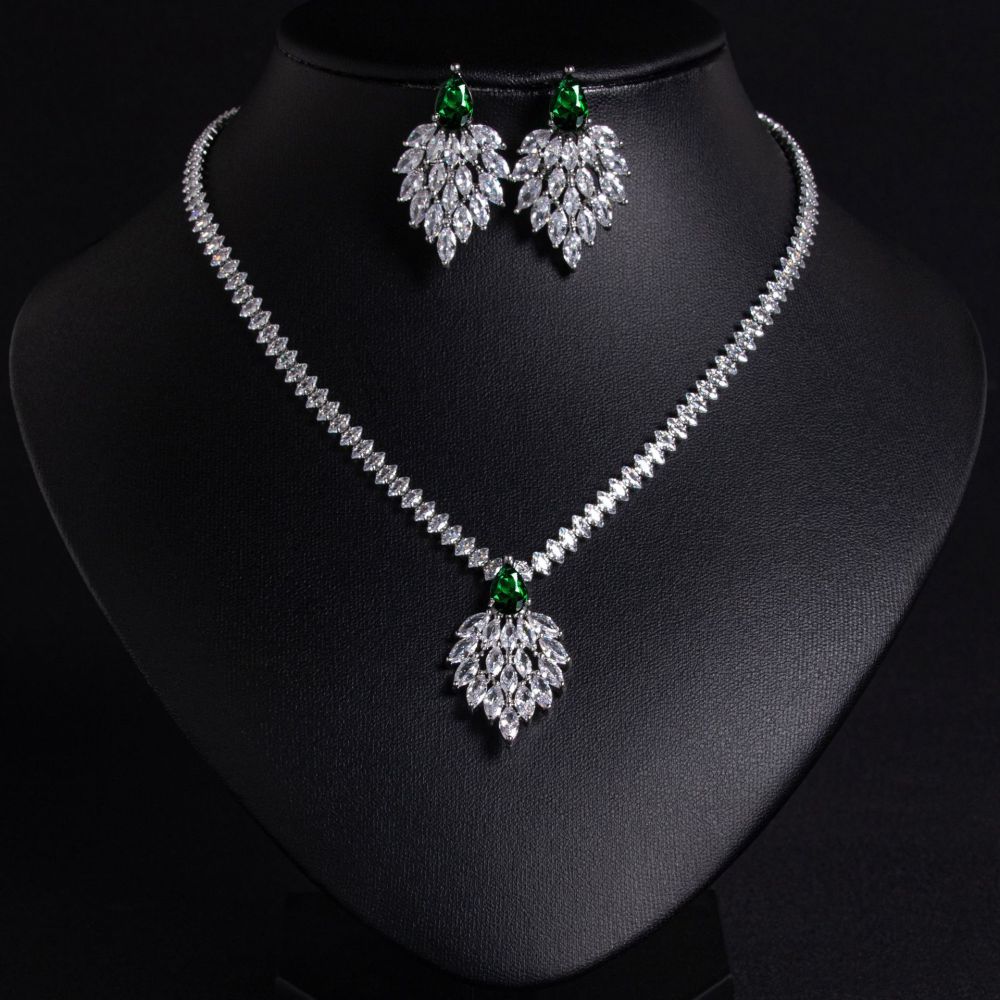 Elegant Wedding Jewelry Set Diamond Embedded Earrings Necklace  Style Dinner High-End Feelings Fashionable Accessories