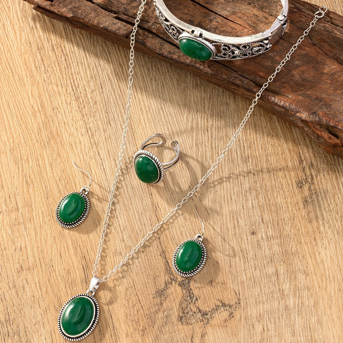 Luxury European And American Natural Gemstone Emerald Jewelry Set Necklace Earrings Ring Bracelet Vintage Alloy Women's Accessories
