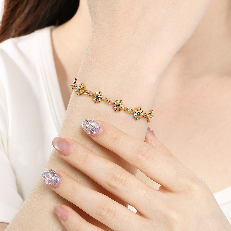 Minimalist Design 304 Stainless Steel Twelve Colors Four-Pointed Star Vacuum Electroplated 18K Real Gold Rhinestone Simple High-End Accessories Hand Jewelry