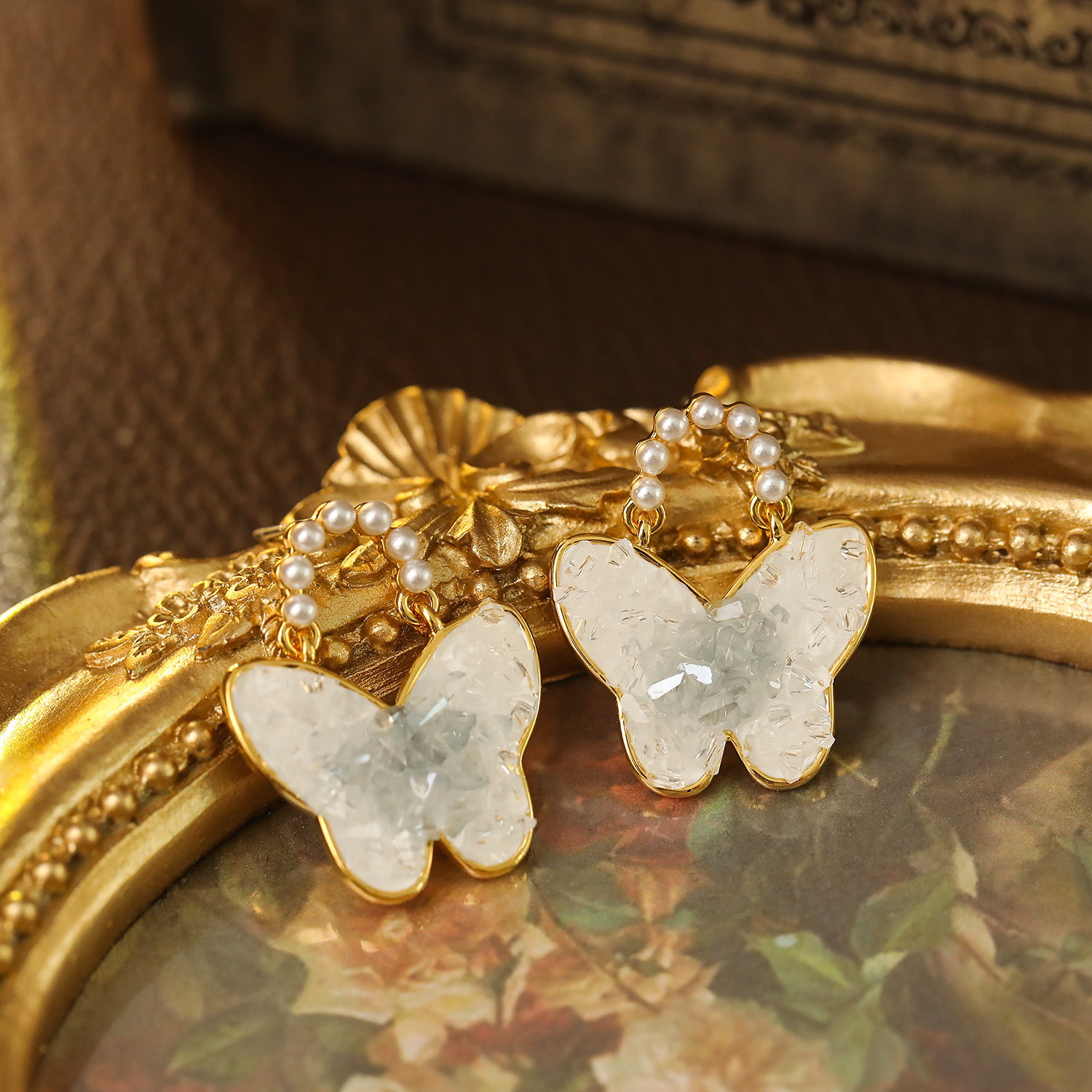 Blue Crystal Butterfly Pearl Earrings Women's Fashion New Design High-End Sensation Ear Jewelry Stylish Luxury Earring Accessories