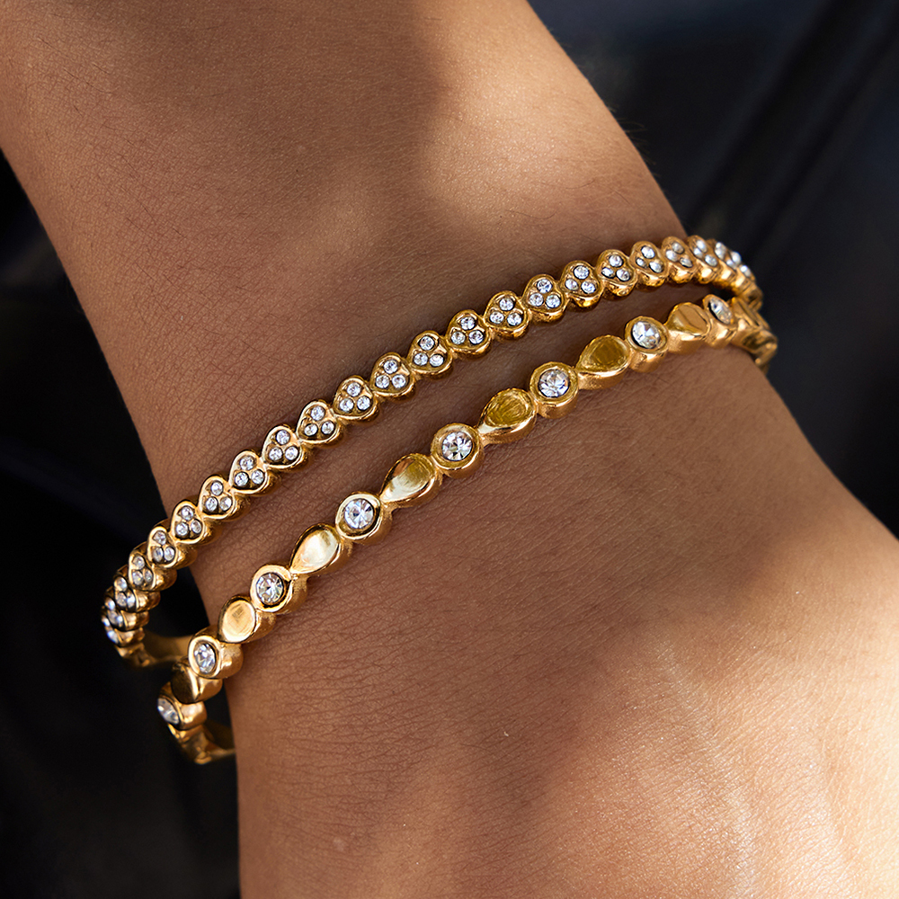 Ladies Classic Style 18K Gold Stainless Steel Bracelet With Round White Diamond Waterdrop Design Vacuum Plated Real Gold