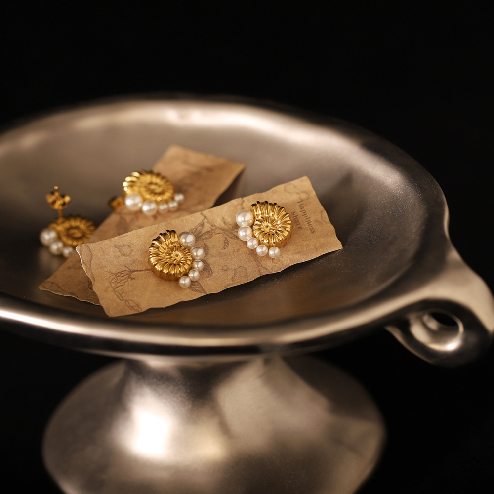 Gradient Pearl Earrings Titanium Steel Material 18K Gold Plated Shell Design Simple Rose Gold Women's Jewelry Accessories