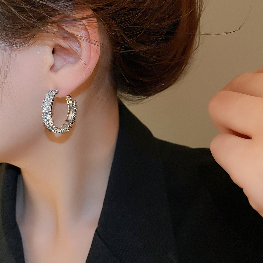 Double Layer Silver Needle Zirconia Fashionable Minimalist Cold Style Versatile Elegant Lightweight Luxury Geometric Patterned Earrings For Women