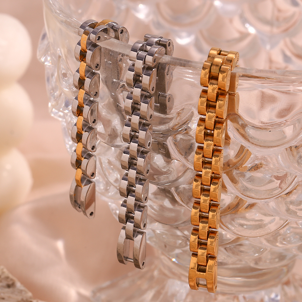304 Stainless Steel Solid Color PVD Coated Stone-Free 18K Gold Plated Real Gold Plated Basic Simple Style Classic Style Waterproof Non Tarnish Plating Gold Silver Bracelets
