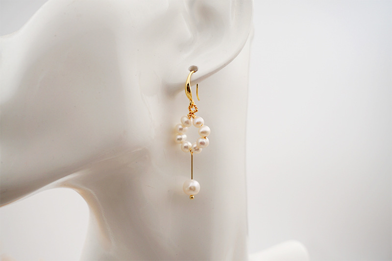 Hand-woven Mini Pearl Balloon Earrings Vintage Atmosphere Pearl Hook Earrings Women's Alloy Ear Studs Metal Jewelry Accessories