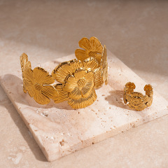 Bracelet - Gold Flowers (Set of Two)