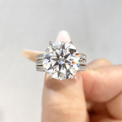 10 Karat-White Moissanite