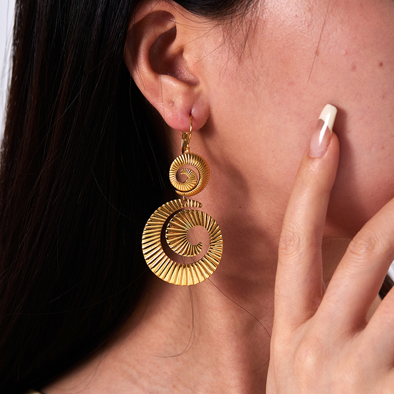 PVD Coated Real Gold Plated 18K Gold Spiral Stripe 201 Stainless Steel Classical Bohemian British Style Waterproof Non Tarnish Drop Earrings