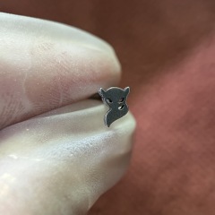 L. Fox (5.33*5.13mm)