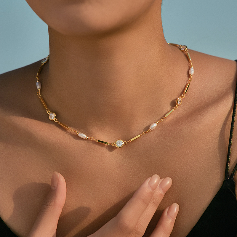 Exquisite Copper Plated 18K Gold Embedded Zirconia Minimalist NIS Style Geometric Patterned Women's Fashion Necklace