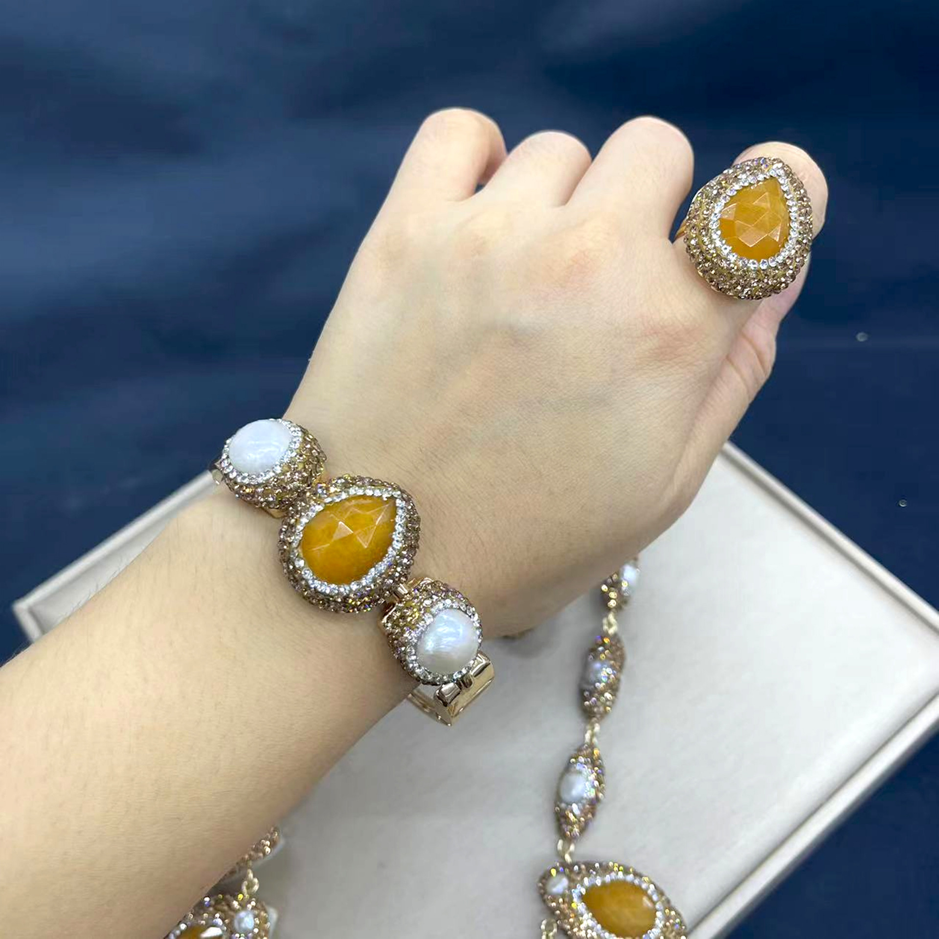 Natural Pearl Set Recommended By Shop Owner French Style Electroplated Four-Piece Jewelry Set Embedded With Jade
