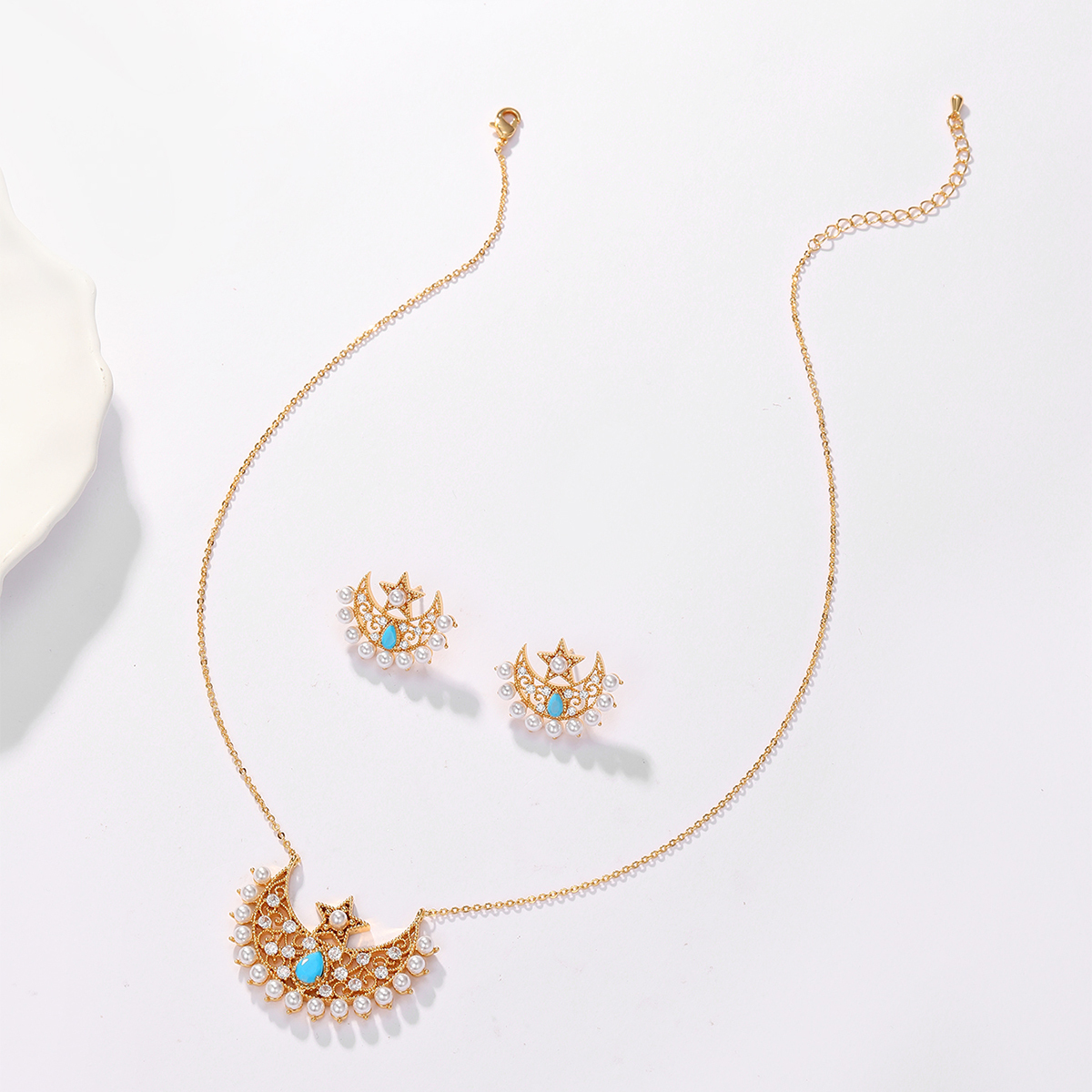 2-Piece Set Copper Inlaid Zircon Ramadan Middle Eastern Star And Moon Hollow Pattern Classic Ethnic Style Women's Earrings Pendant Suitable For Holidays Weddings Engagement Banquets Jewelry Accessories