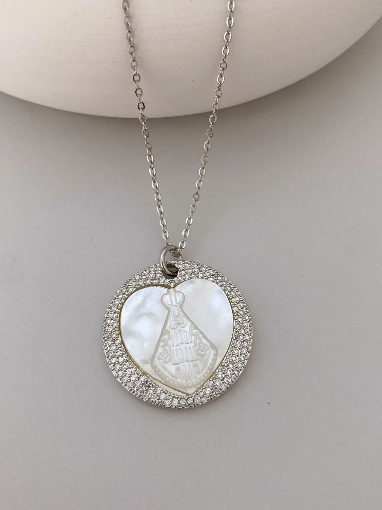 New Zircon White Mother-of-Pearl Guadalupe Pendant Women's European Style Jewelry Accessories Geometric Pattern Electroplated