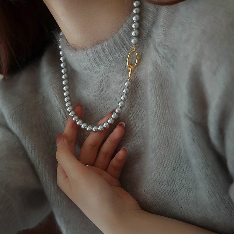 Shi Family Imitation Pearl Necklace Women's Luxury Minimalist Choker New Style Strong Light Round Crystal Pearl Clavicle Chain Sweater Chain