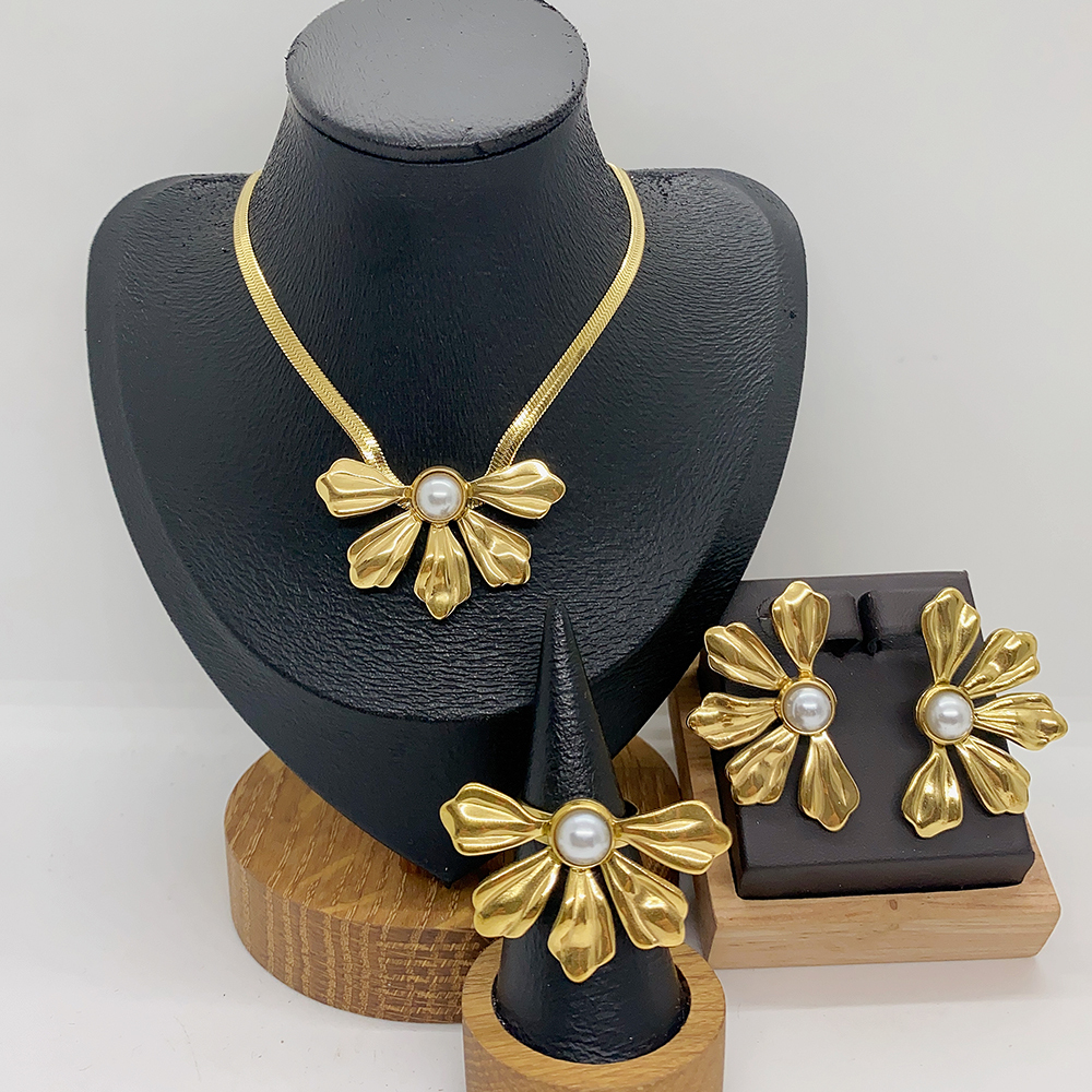 Classic Plated Floral Ring Earring Necklace Set Color Retention Jewelry Accessories For Women Casual And Exaggerated Style