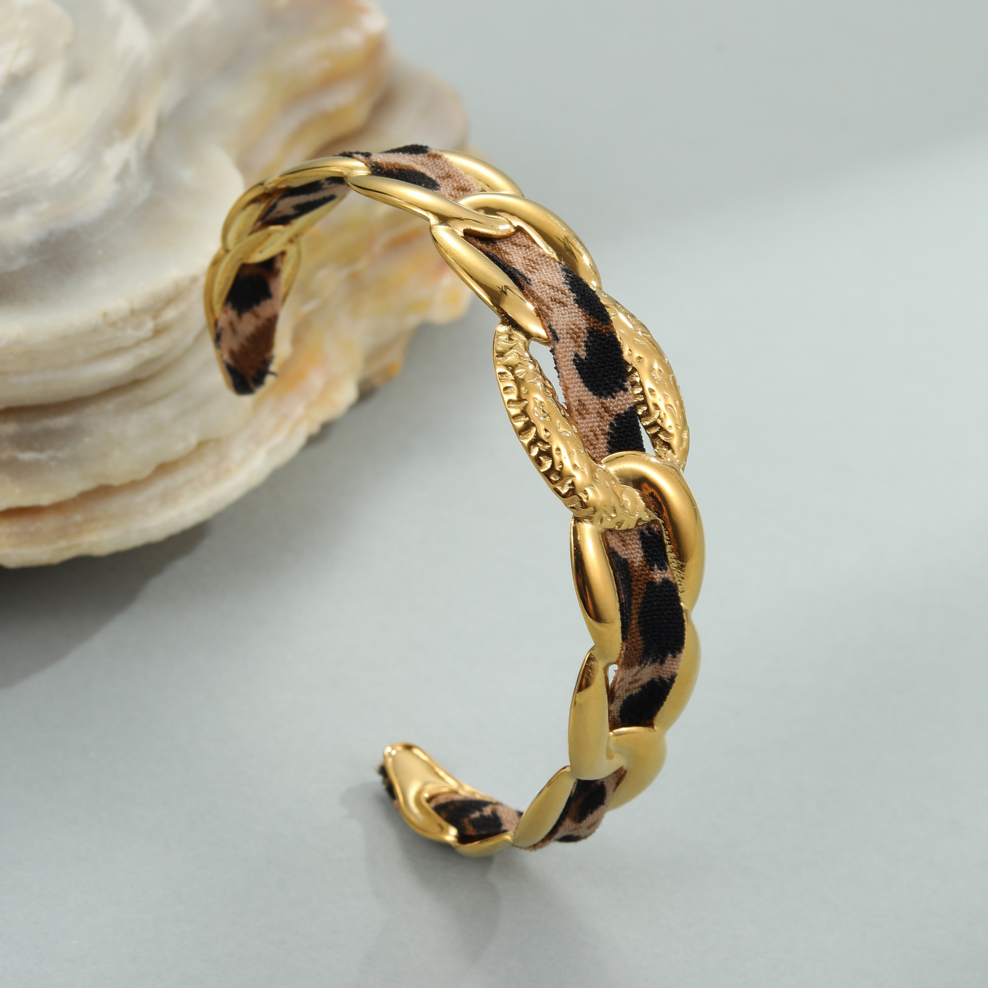 Fashion Wide Opening 304 Stainless Steel Bracelet Leopard Print Ribbon 18K Gold Plated Women's Vacuum Electroplated Accessories