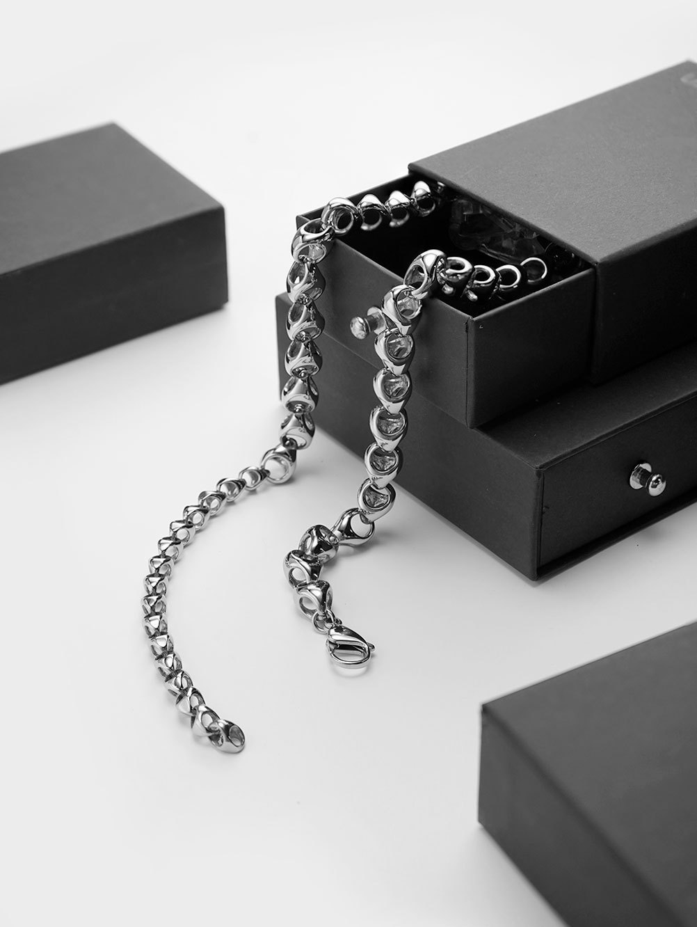 18K Titanium Steel Hollow Bean Shape Waterdrop Necklace  Style Chain Jewelry For Men And Women Daily Wear