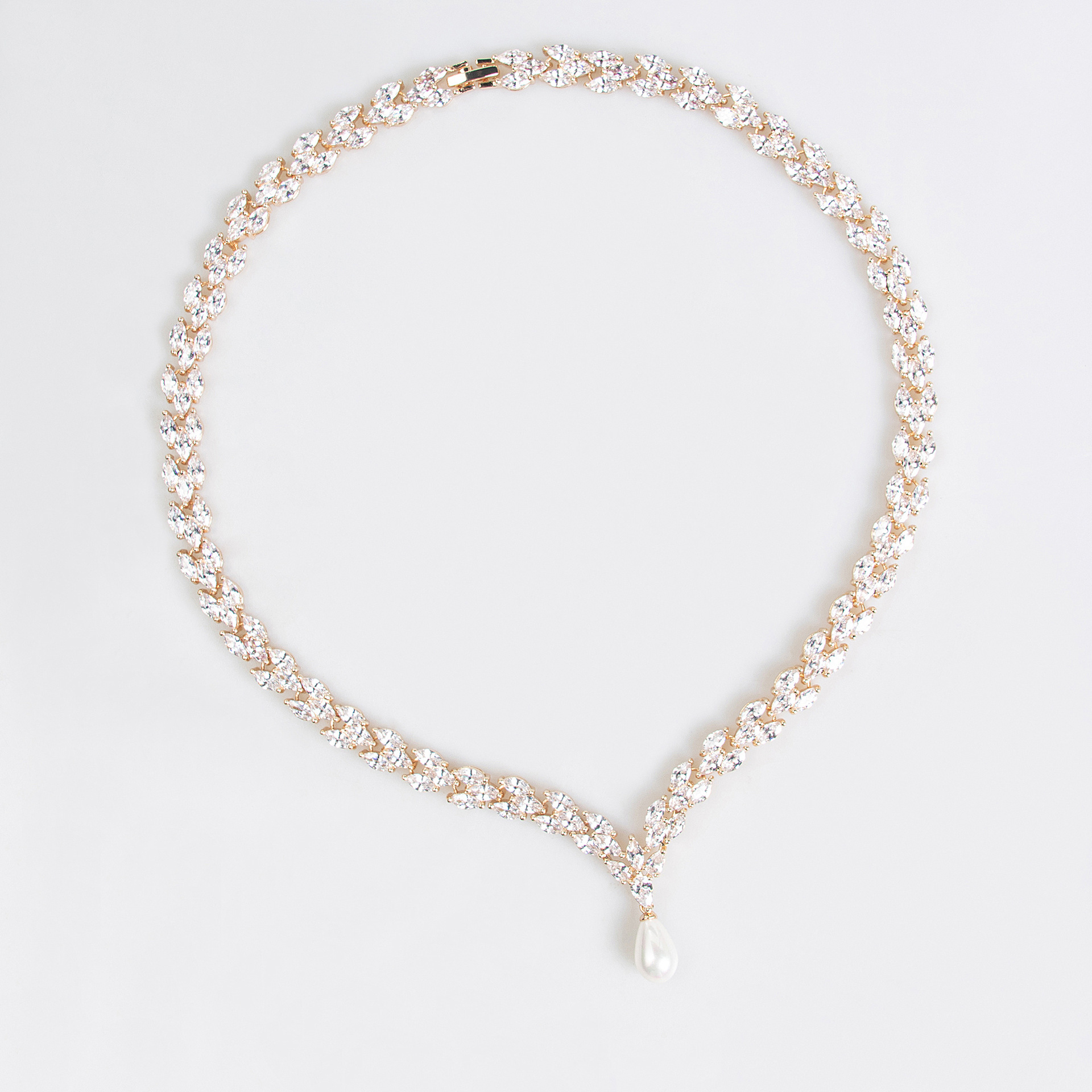 Luxurious Pearl Zircon Pendant Necklace Women's Elegant European Style Dress Party Set With Matching Earrings Fashionable Lady