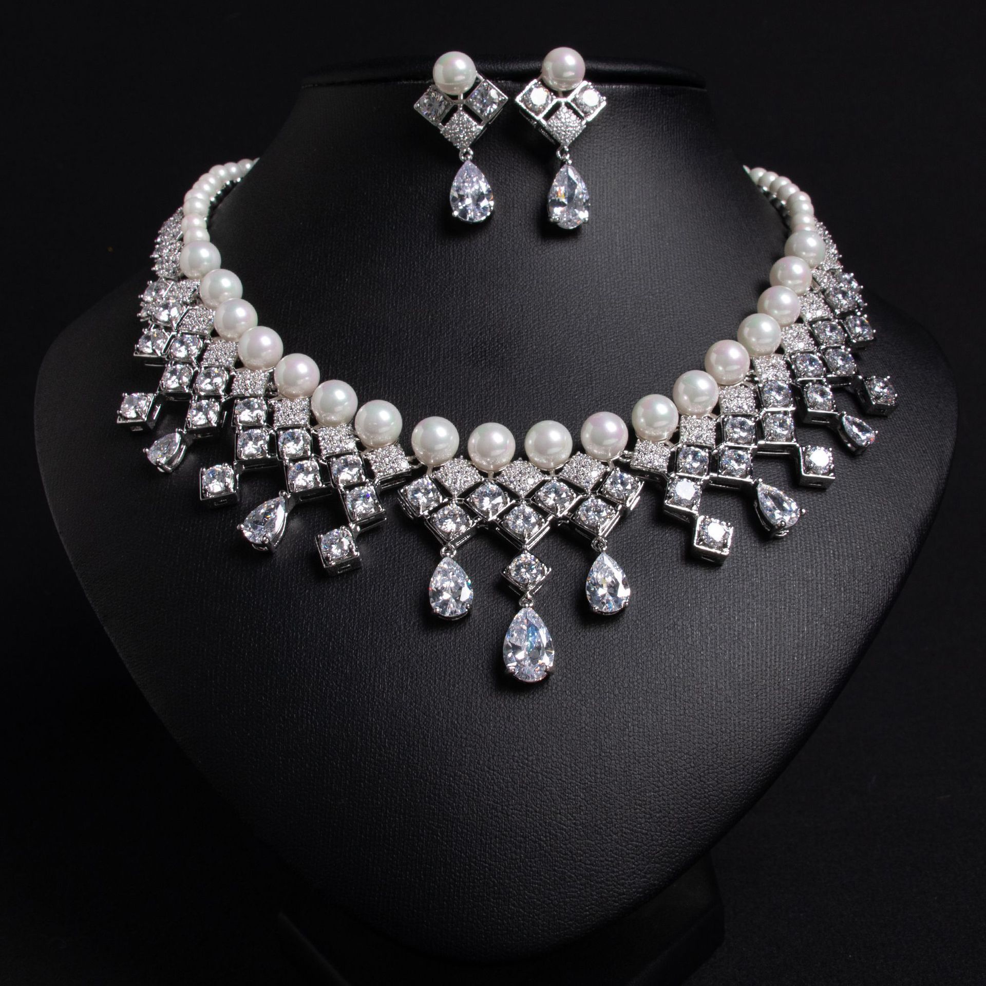 New Blue Waterdrop Zircon Pearl Necklace Vintage Court Clavicle Chain High-End Feeling Square Pearl Necklace Jewelry Set
