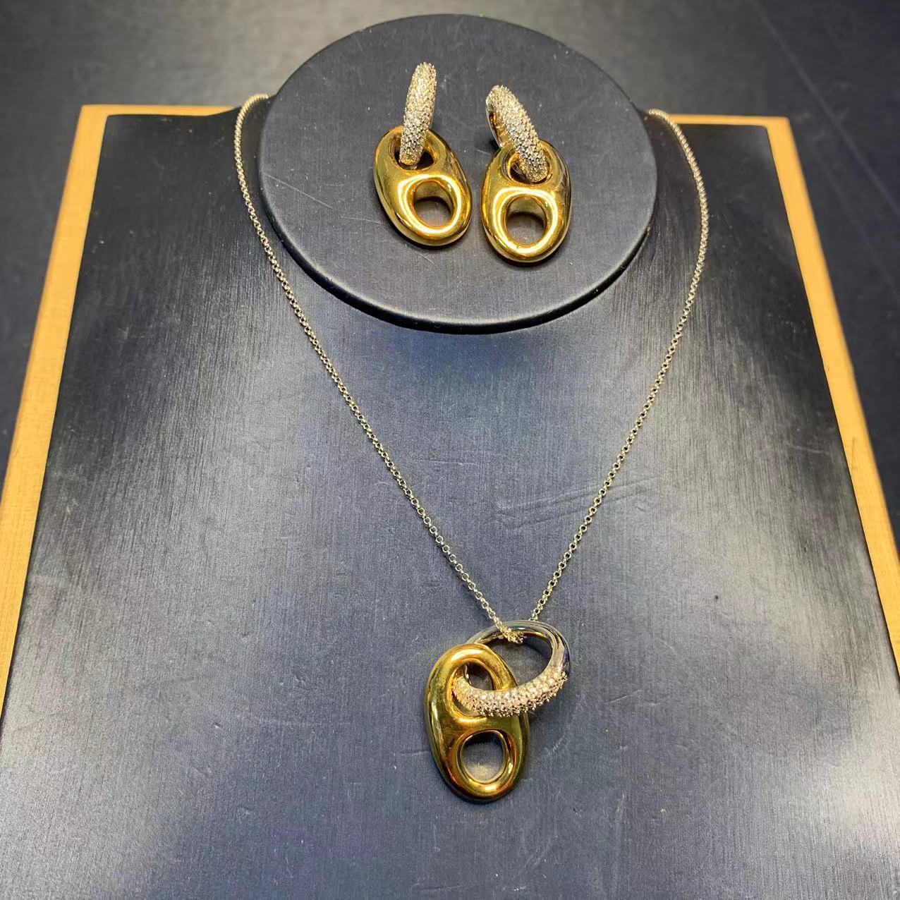 Gold Plated Pig Nose Earrings Women's Set Exaggerated Ear Jewelry Oval Necklace Delicate Clavicle Chain Simple Style Accessories
