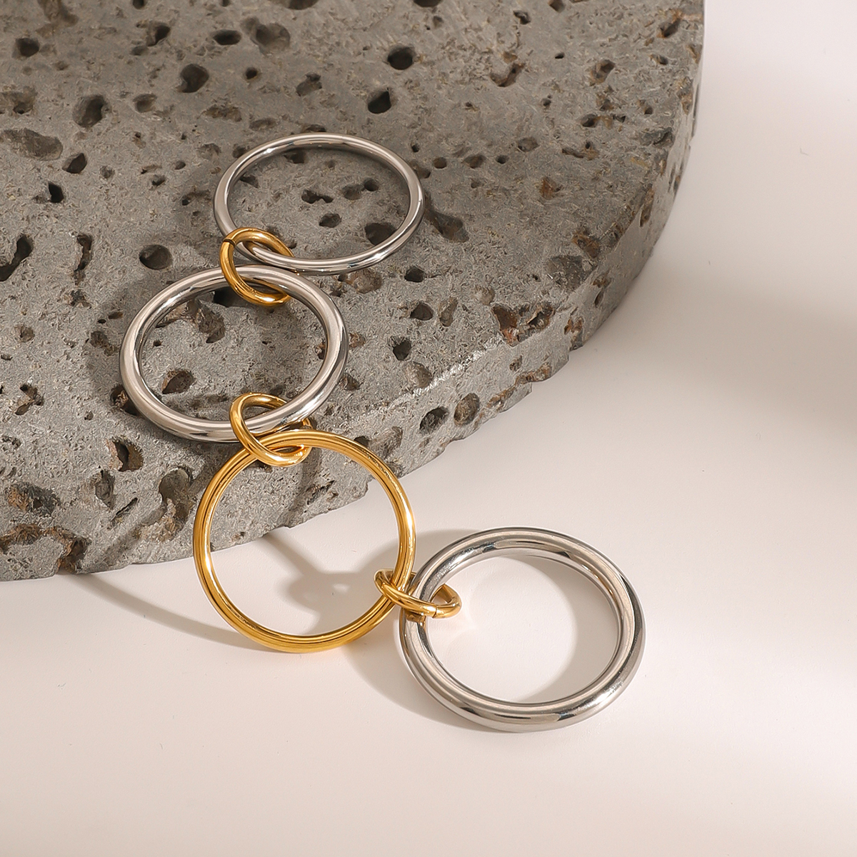 304 Stainless Steel Round PVD Coated 18K Real Gold Plated Classic Style Mixed Metal Rings