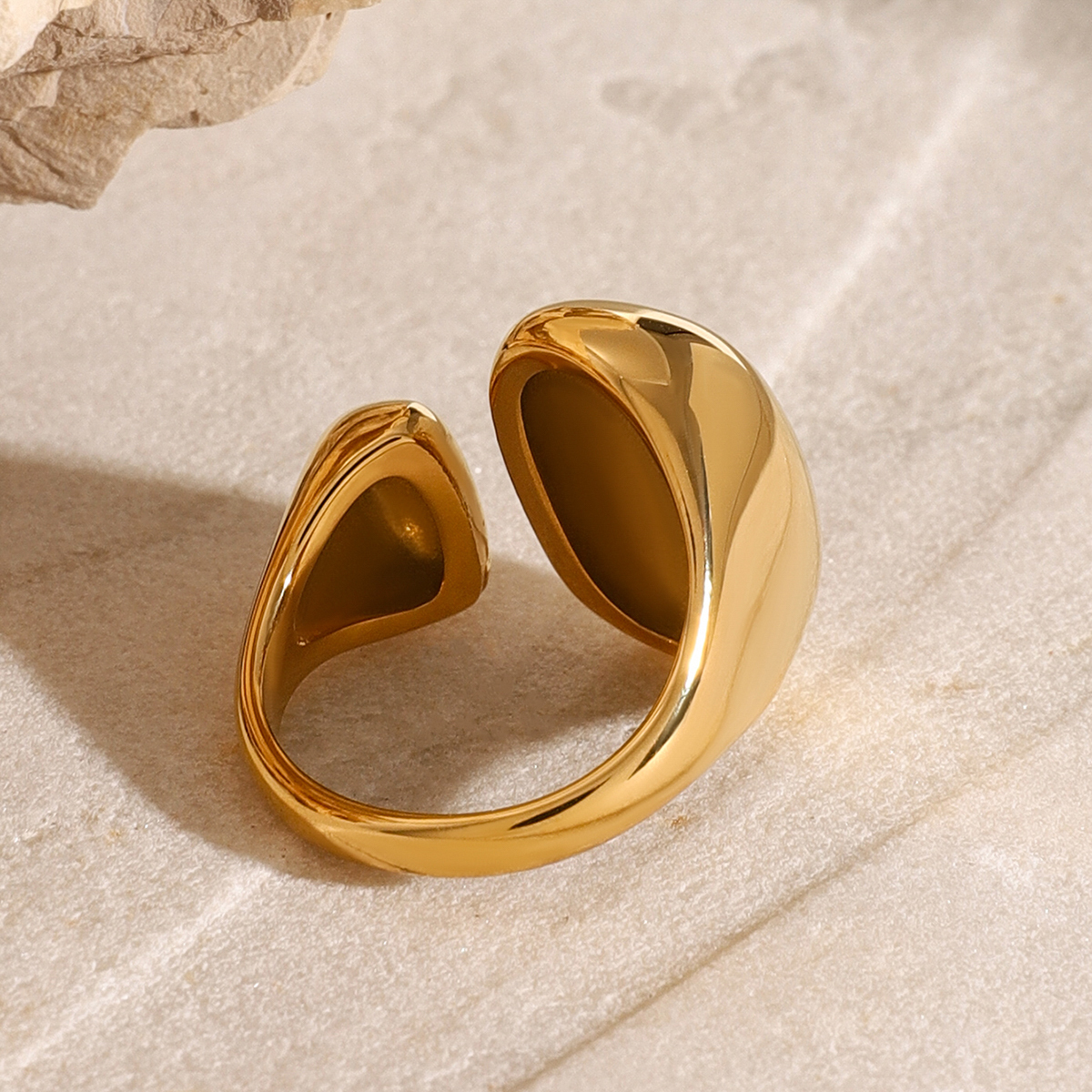 304 Stainless Steel Solid Color PVD Coated 18K Real Gold Plated Elegant Luxurious Classic Style Open Rings