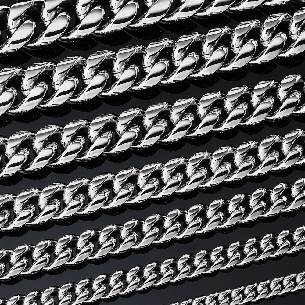 Fashionable Stainless Steel Men's Necklace Encrypted Dragon Head Buckle Bracelet Versatile Matching Accessories Geometric Pattern