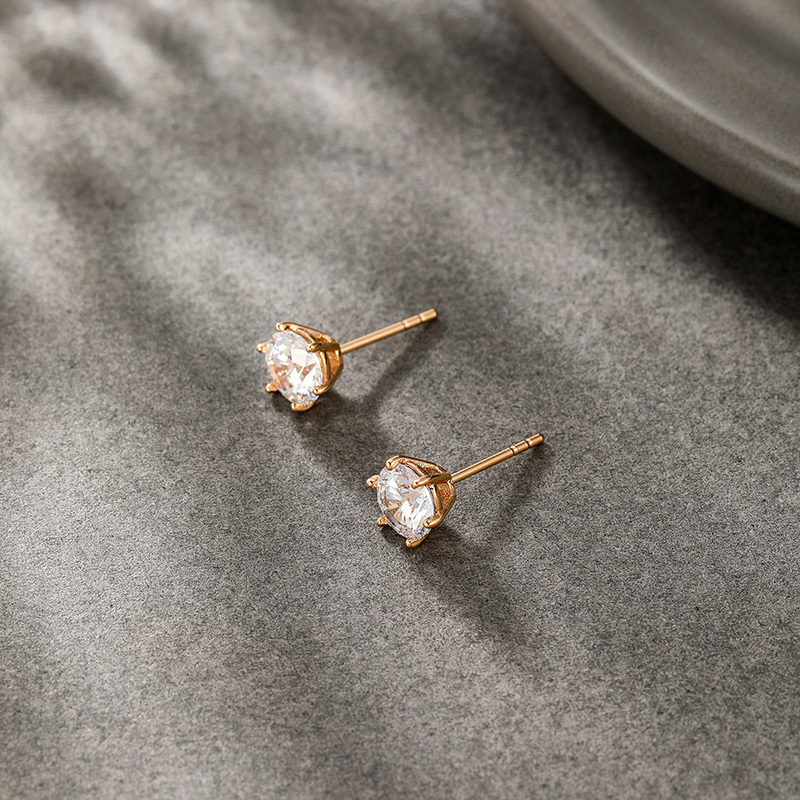 Classic Six-Claw Single Zircon 18K Gold Plated Earrings Elegant Geometric Pattern Daily Wear For Women Copper Post Earrings