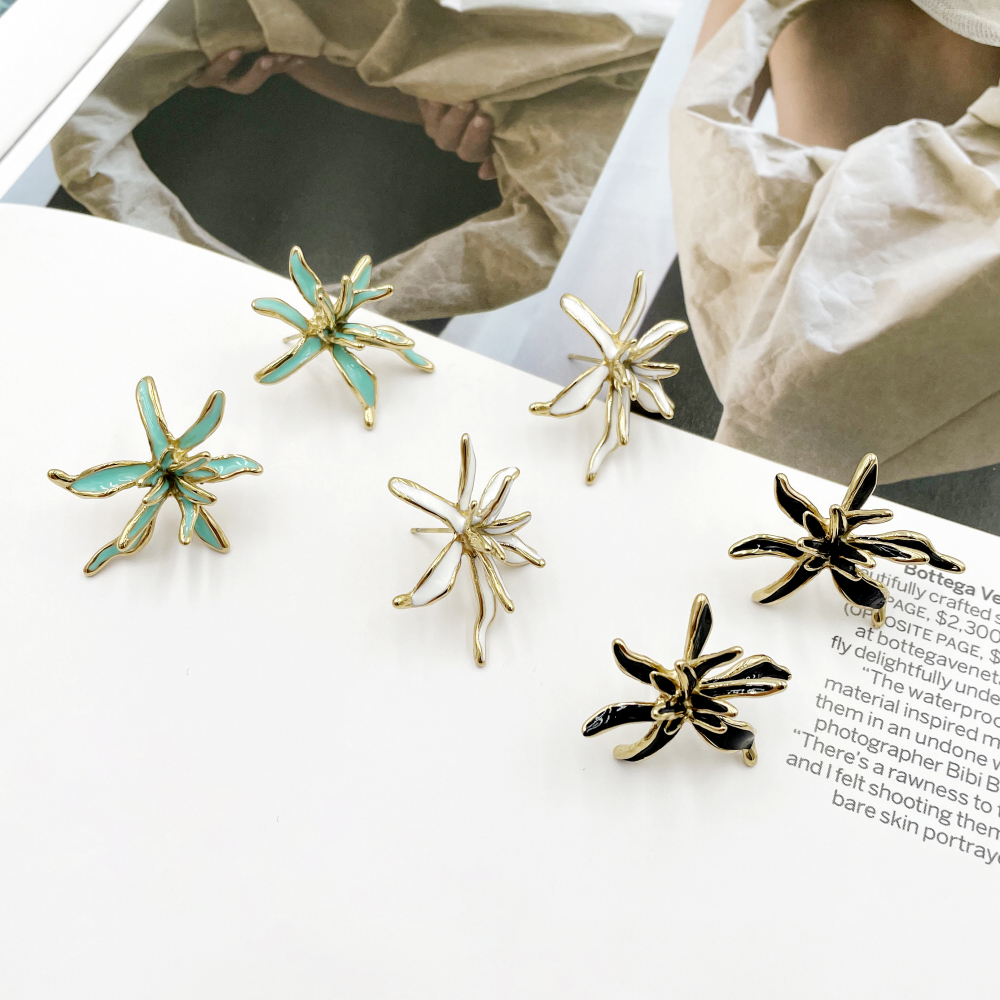 PVD Coated Real Gold Plated 14K Gold Flower 304 Stainless Steel IG Style Waterproof Non Tarnish Ear Studs