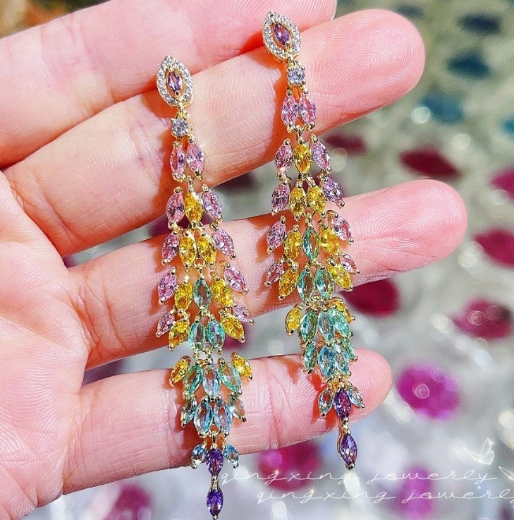 1 Pair Lady Classic Style Leaf Rhombus Tassel Inlay Copper Zircon 18K Gold Plated White Gold Plated Drop Earrings