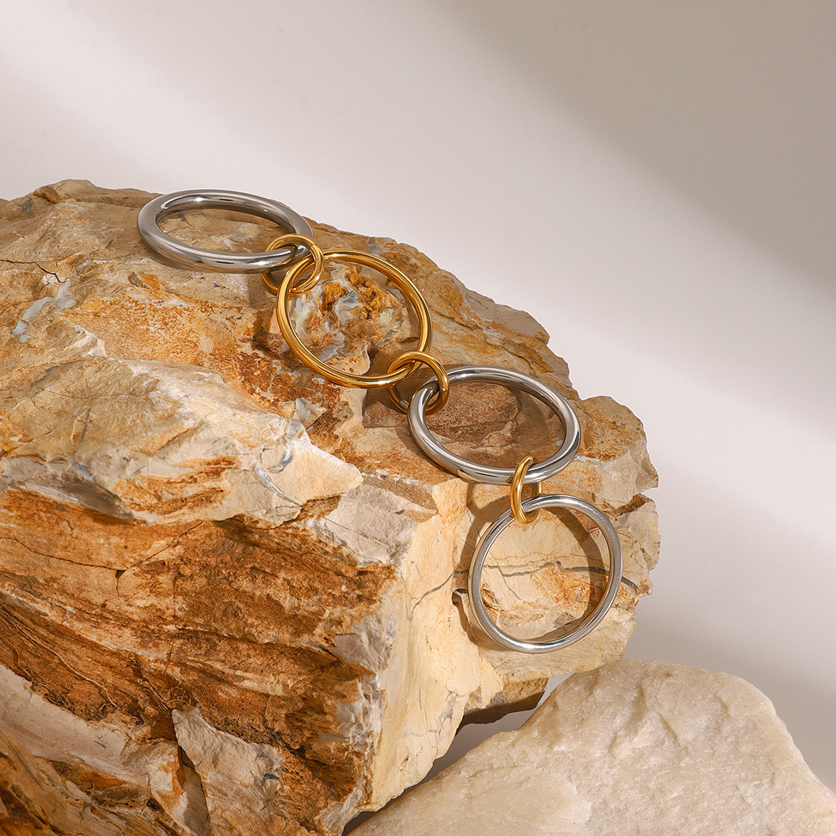 304 Stainless Steel Round PVD Coated 18K Real Gold Plated Classic Style Mixed Metal Rings