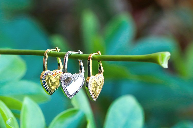Fashion Heart-shaped Copper Inlaid Zircon Square Lock Earrings
