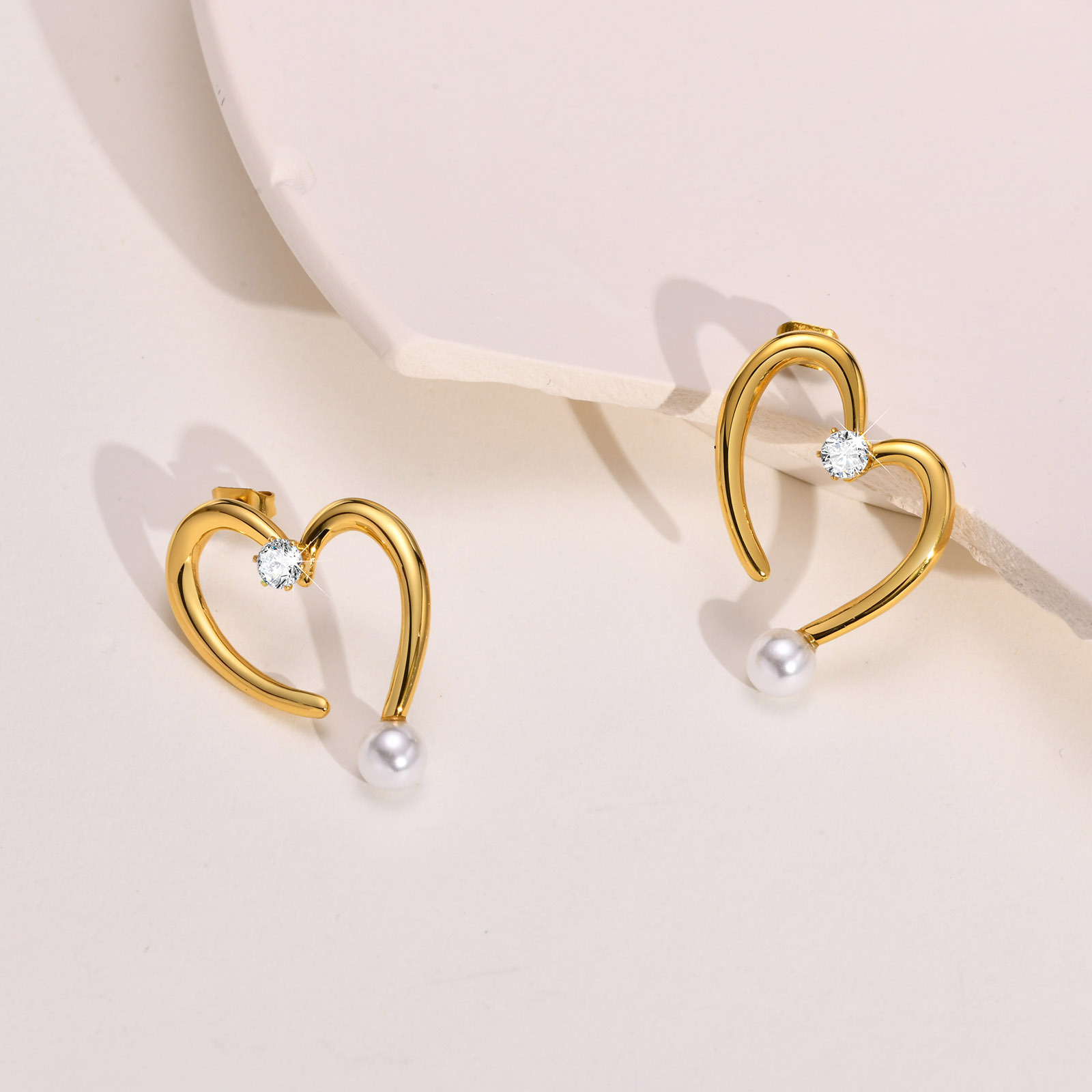 1 Pair Fashion Geometric Heart Shape Inlay 201 Stainless Steel Artificial Pearls Zircon Stainless Steel Earrings