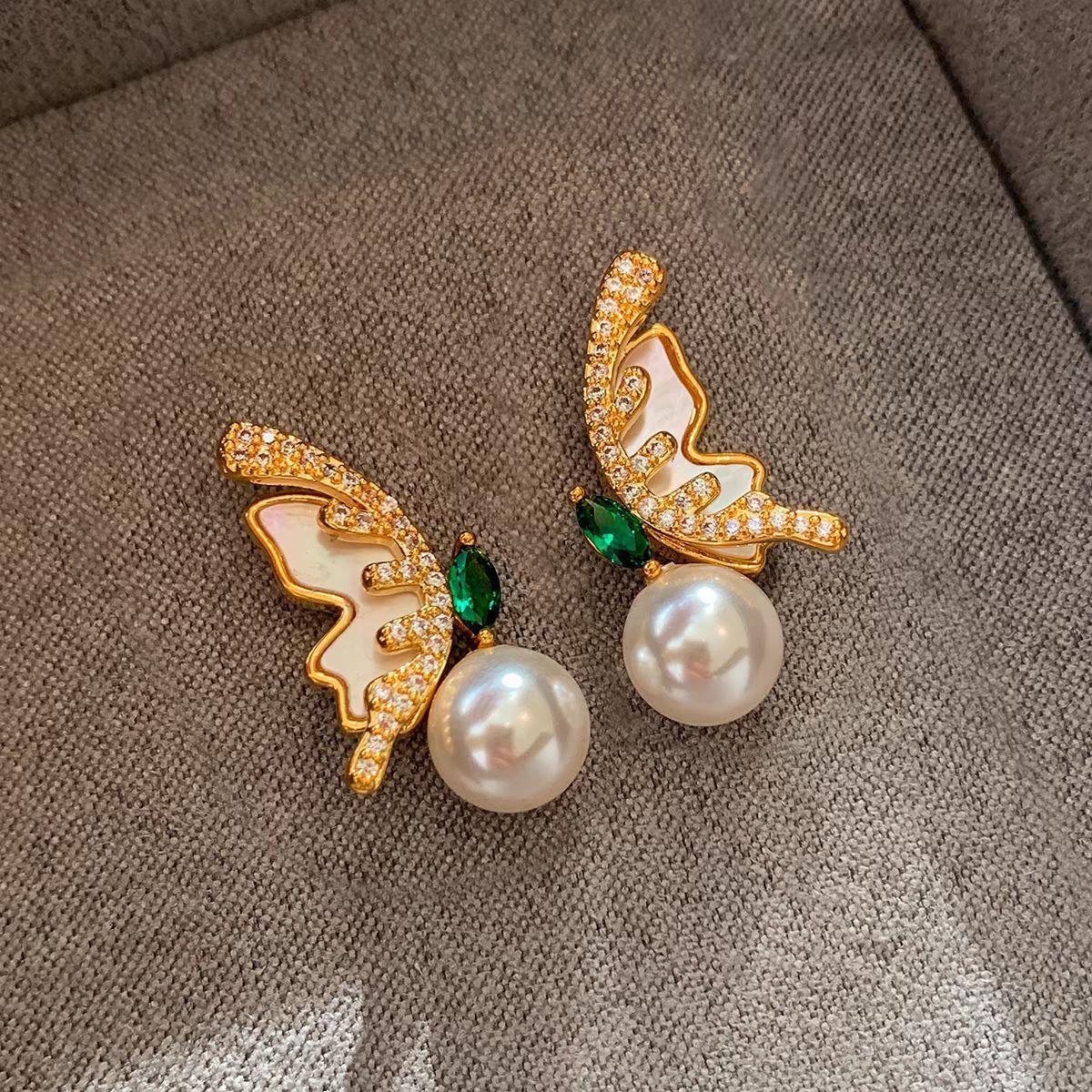 Natural Fritillary French Style Green Diamond Butterfly Pearl Stud Earrings Women's Light Luxury High-Grade Beautiful Fashion Earrings Earrings