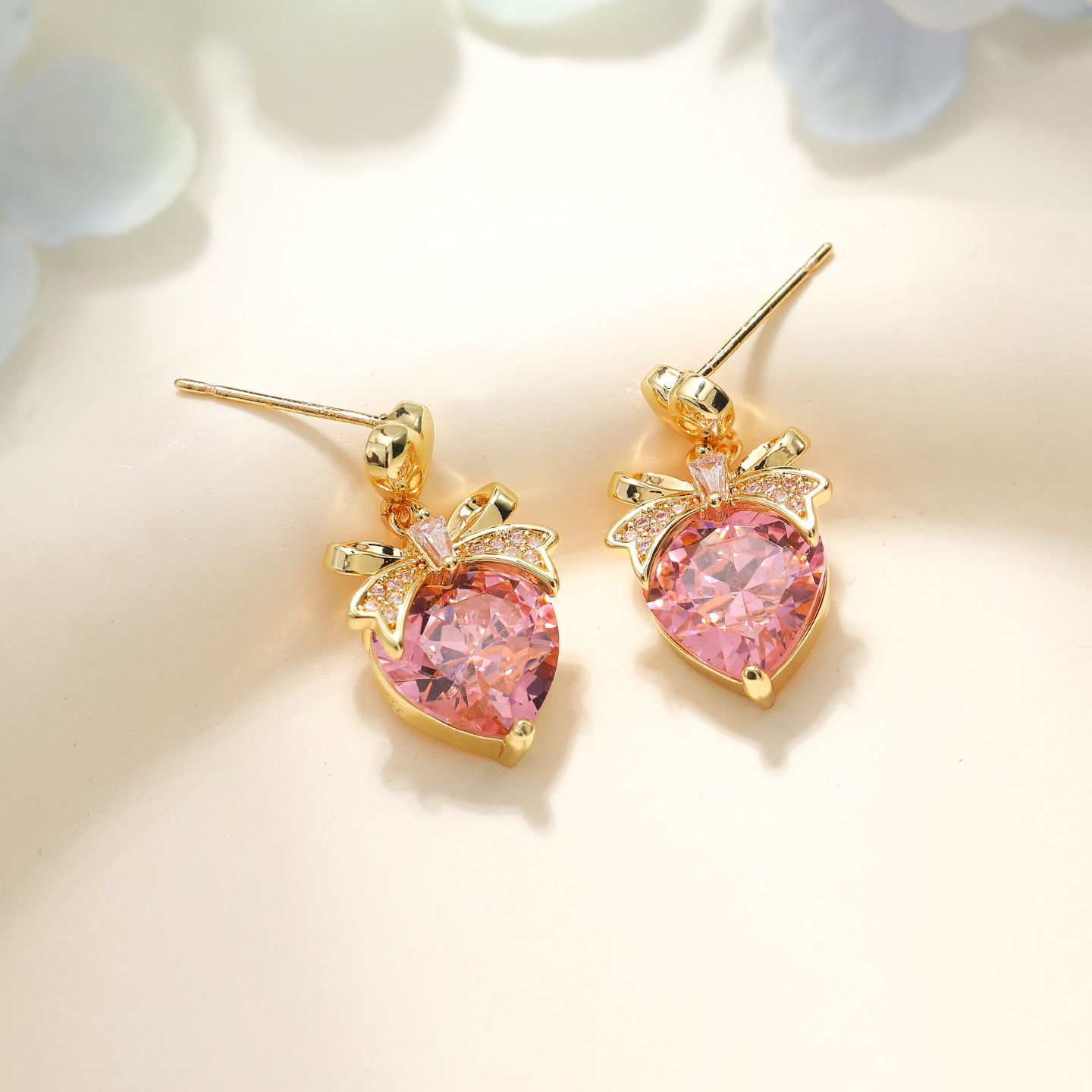 Rose Gold Micro Paved Zircon Heart Stud Earrings Ladies Anti Aging Trend Jewelry Accessories